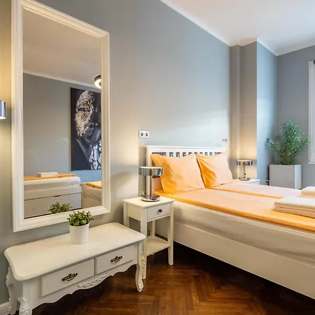 Vip Vitosha 69 Blvd 3 Bdrm - Location Sofia