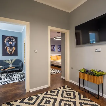 Vip Vitosha 69 Blvd 3 Bdrm - Location Apartment